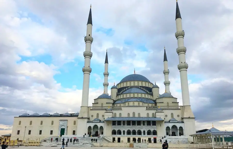Kocatepe Camii Ankara Gezilecek Yerler