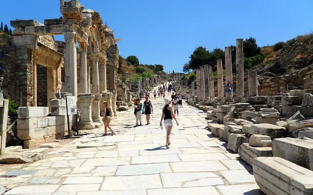 Efes Antik Kenti Kuretler Caddesi