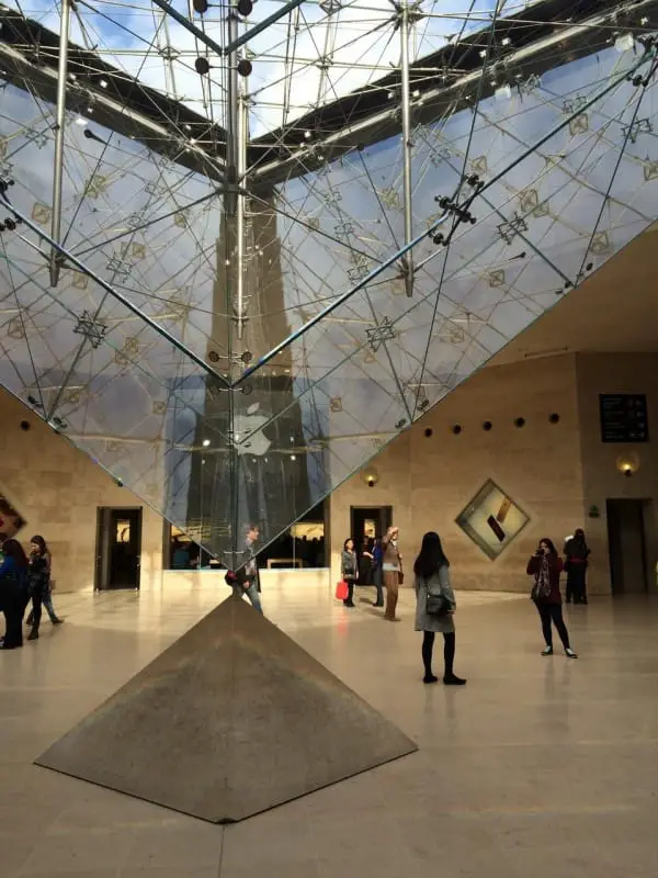 Louvre Müzesi İçi