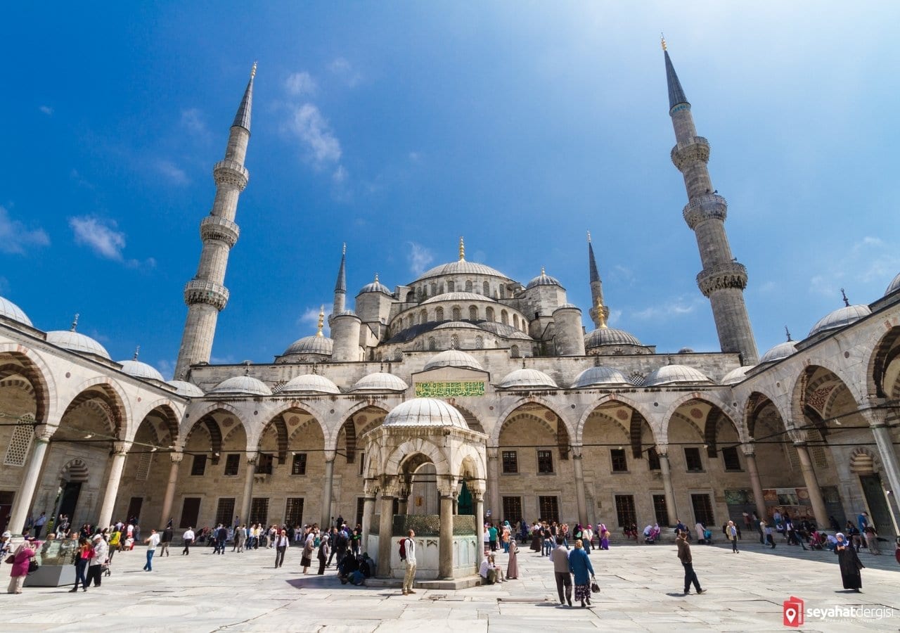 Двор мечети Султана Ахмета