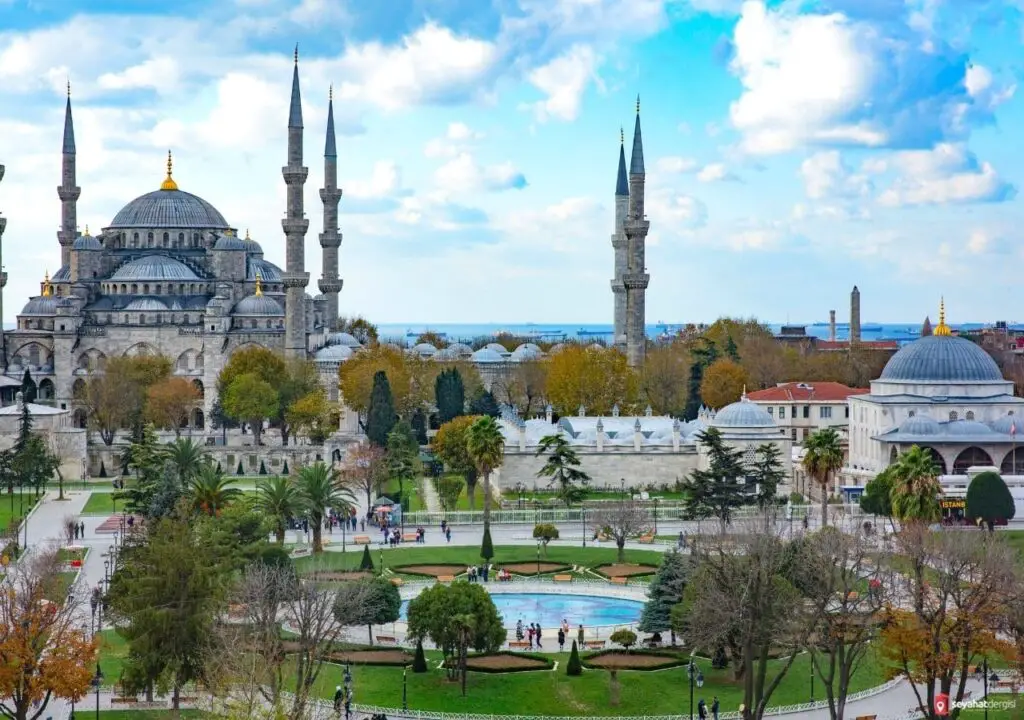 Sultanahmet Square Travel Guide and Places to Visit