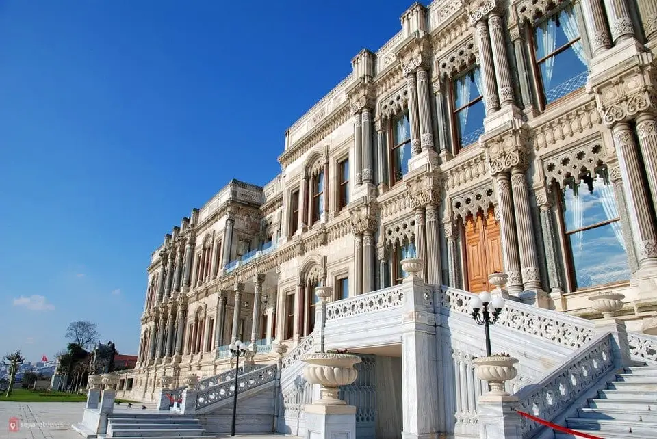 Çırağan Sarayı İstanbulda gezilecek yerler