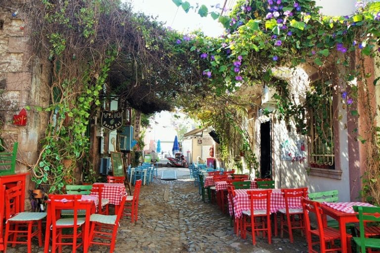 Cunda Adası Gezi Rehberi Nerede? Ne Yenir? Gezilecek Yerleri