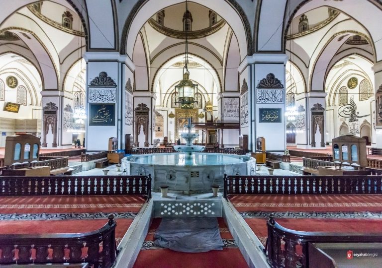 Bursa Ulu Camii Kaç Kişilik, Hat Sanatı ve Ziyaret İpuçları
