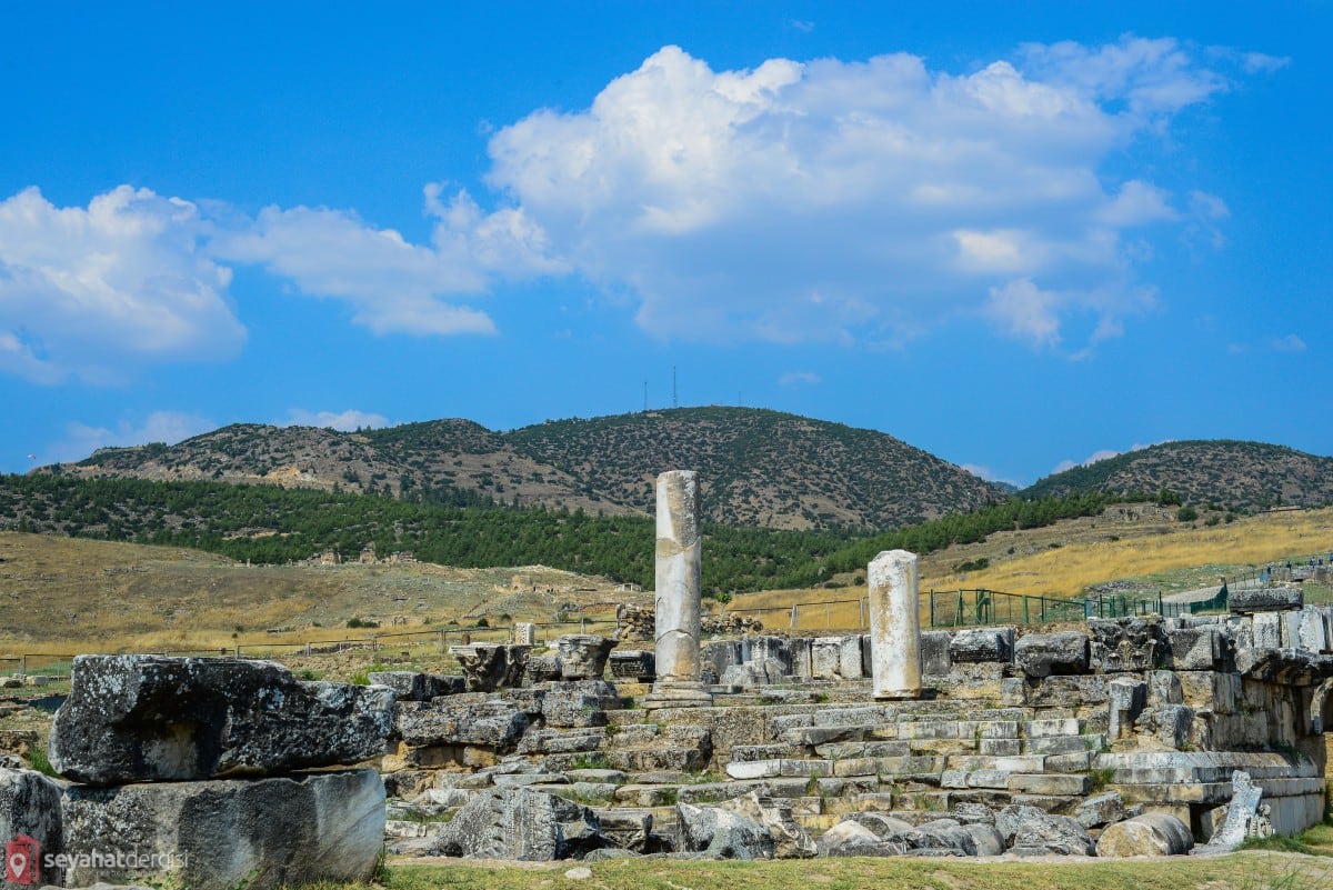 Apollon Tapınağı Hierapolis Antik Kenti