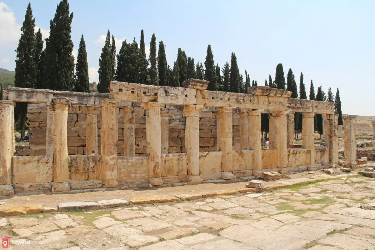 Frontinus Caddesi Hierapolis Antik Kenti