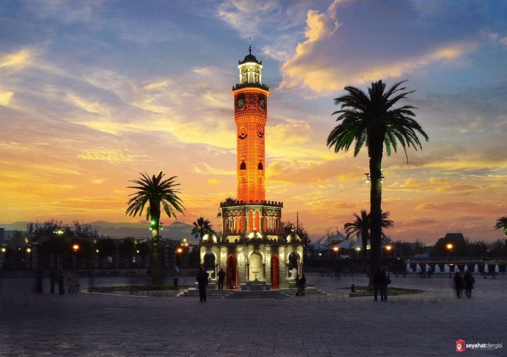 İzmir Saat Kulesi Akşam Fotoğrafı