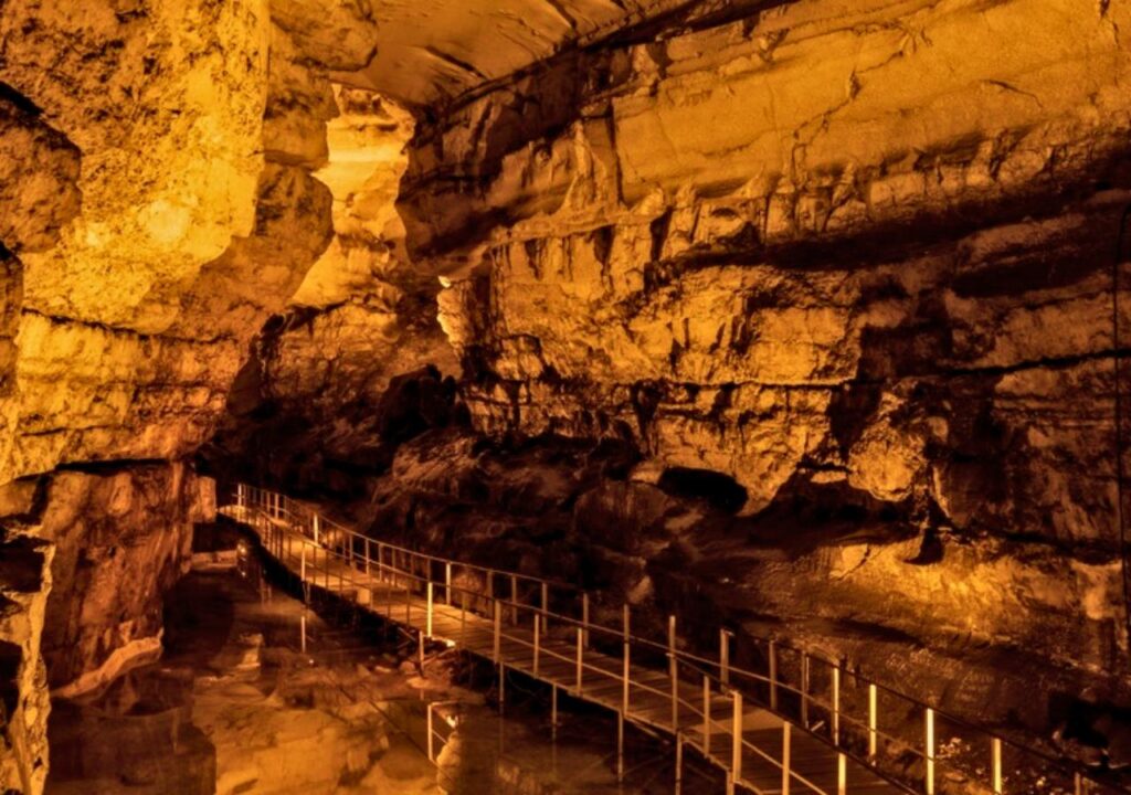 Tınaztepe Mağarası Konya'da Gezilecek Yerler
