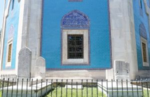 Bursa Yeşil Türbe’de Kim Yatıyor? Tarihi, Mimari ve Ziyaret Rehberi Bursa Yeşil Türbe'de Kim Yatıyor