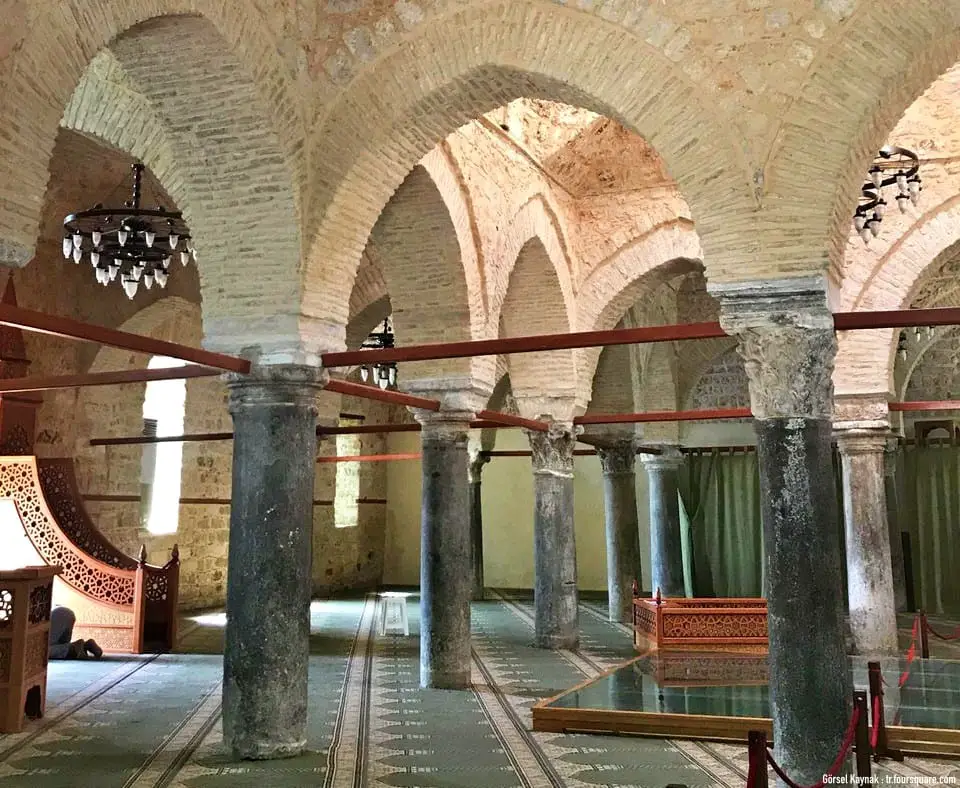 Yivli Minare Camii içi