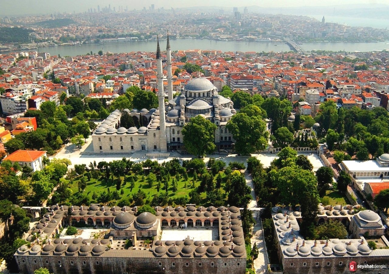 Fatih Camii İstanbul'da görülmesi gereken yerler 