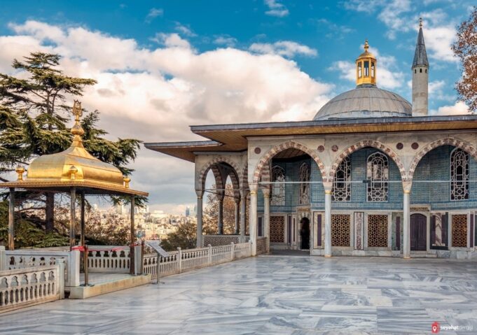 Topkapi Palace Travel Guide | Where? Entry Fee, Opening Hours