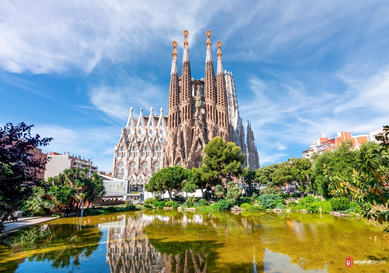 Barcelona İspanya'nın Turistik Şehirleri