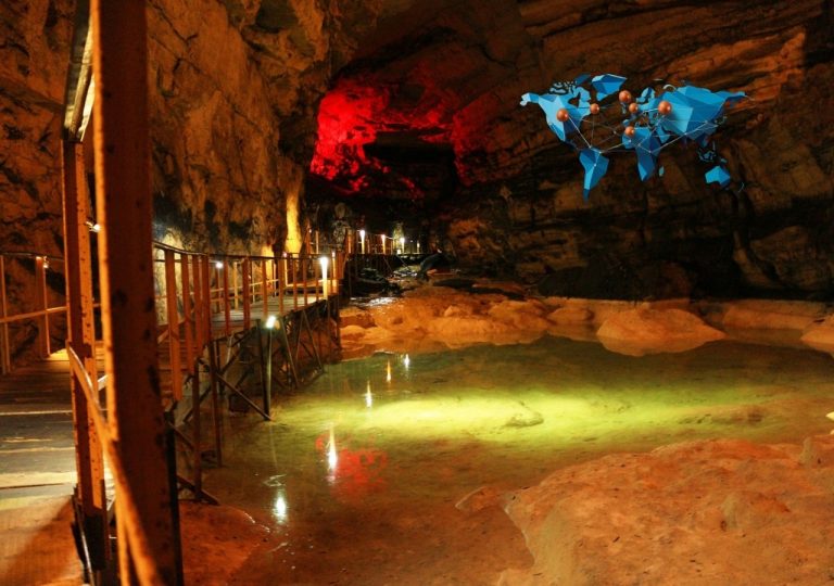 Tınaztepe Mağarası