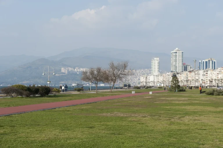 İzmir Kordon