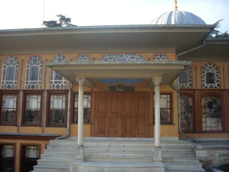 Aynalıkavak Kasrı