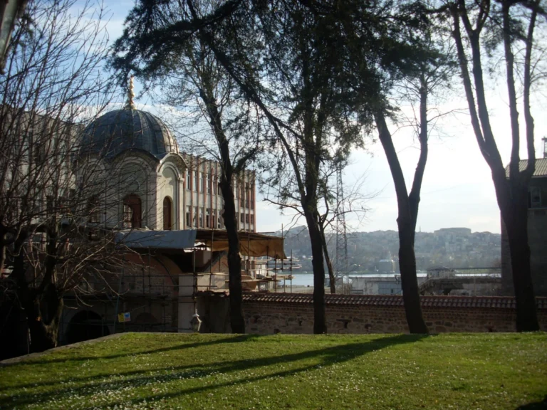 Aynalıkavak Kasrı