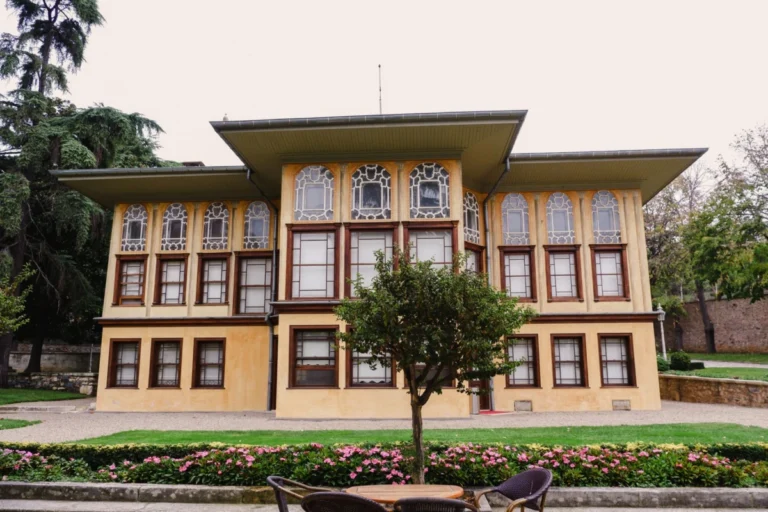 Aynalıkavak Kasrı
