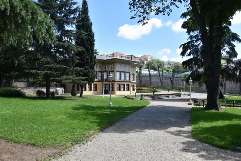 Aynalıkavak Kasrı