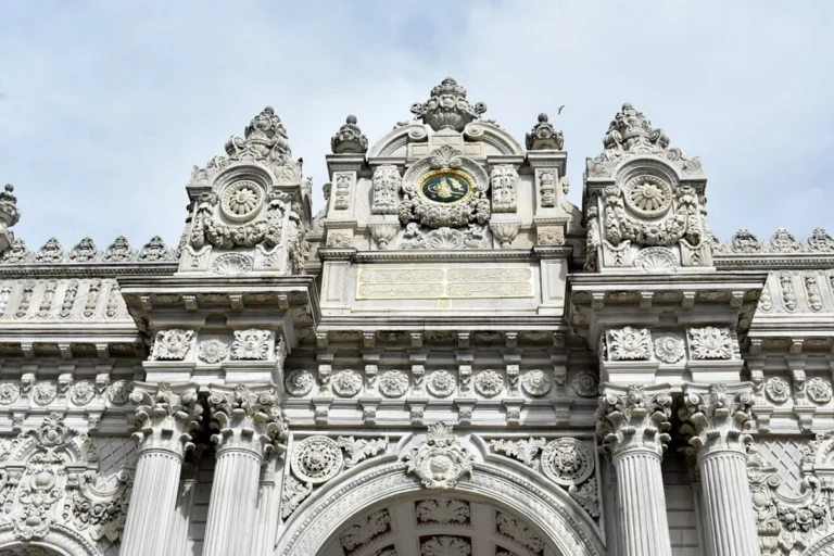 Dolmabahçe Sarayı