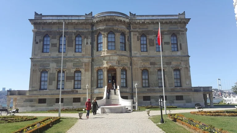 Küçüksu Kasrı