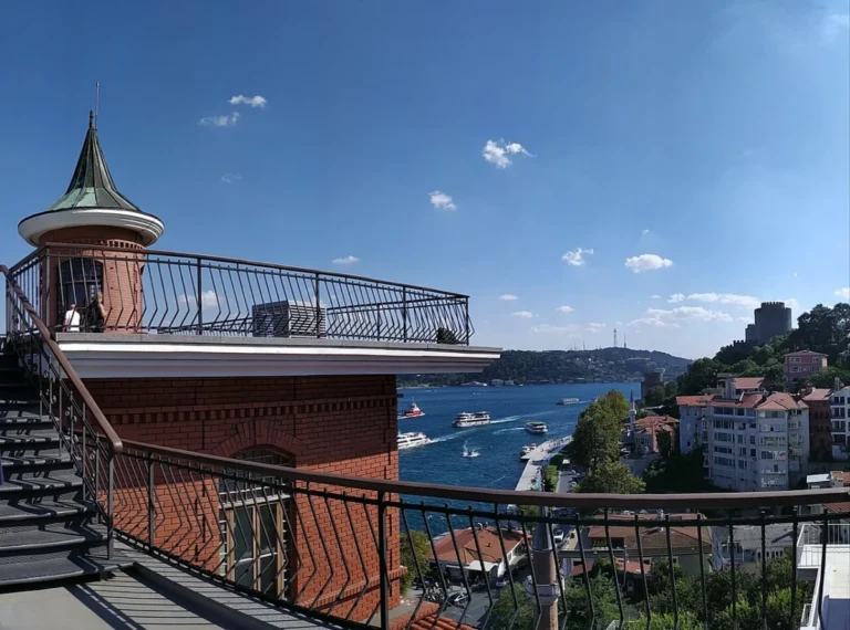 Perili Köşk (Borusan Contemporary)