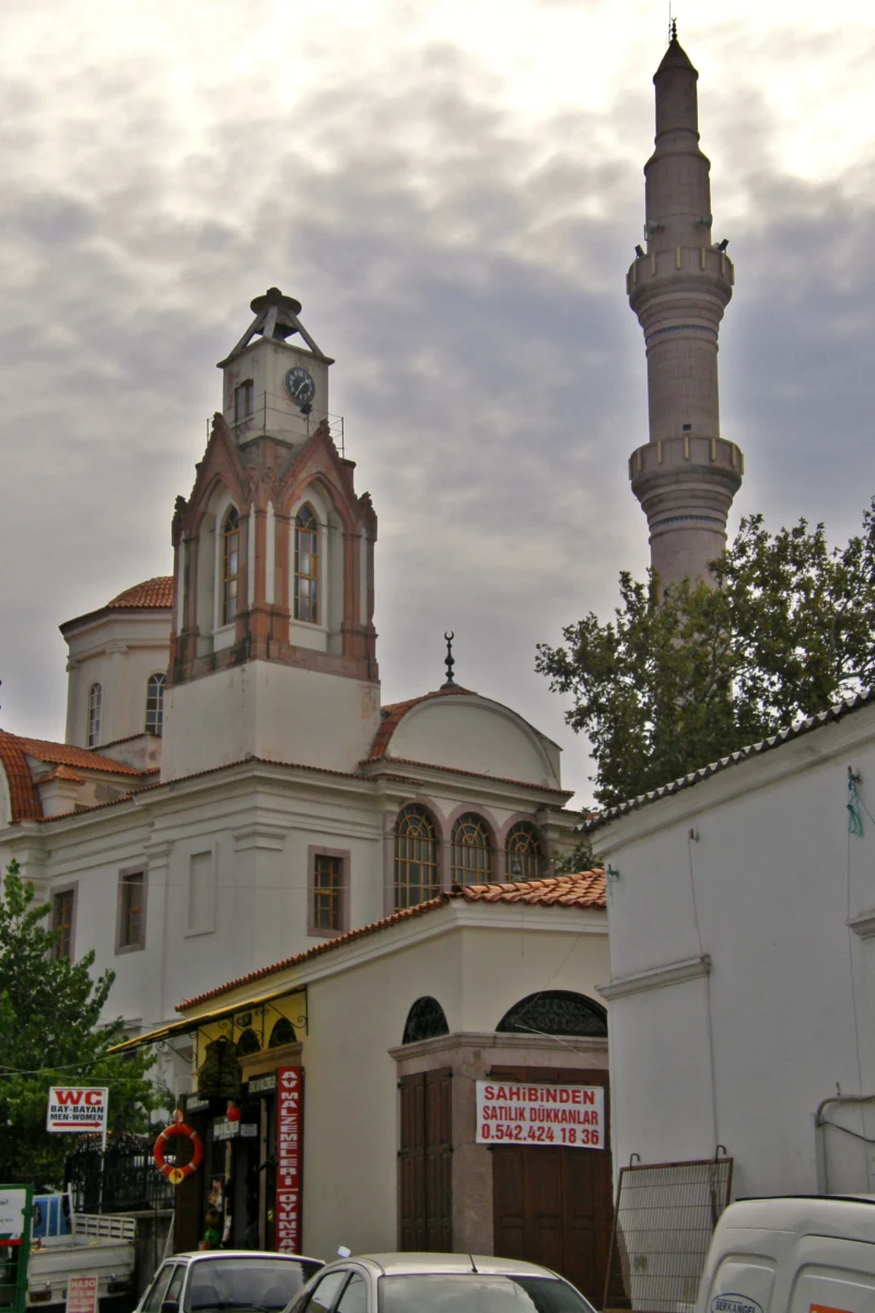 Saatli Cami