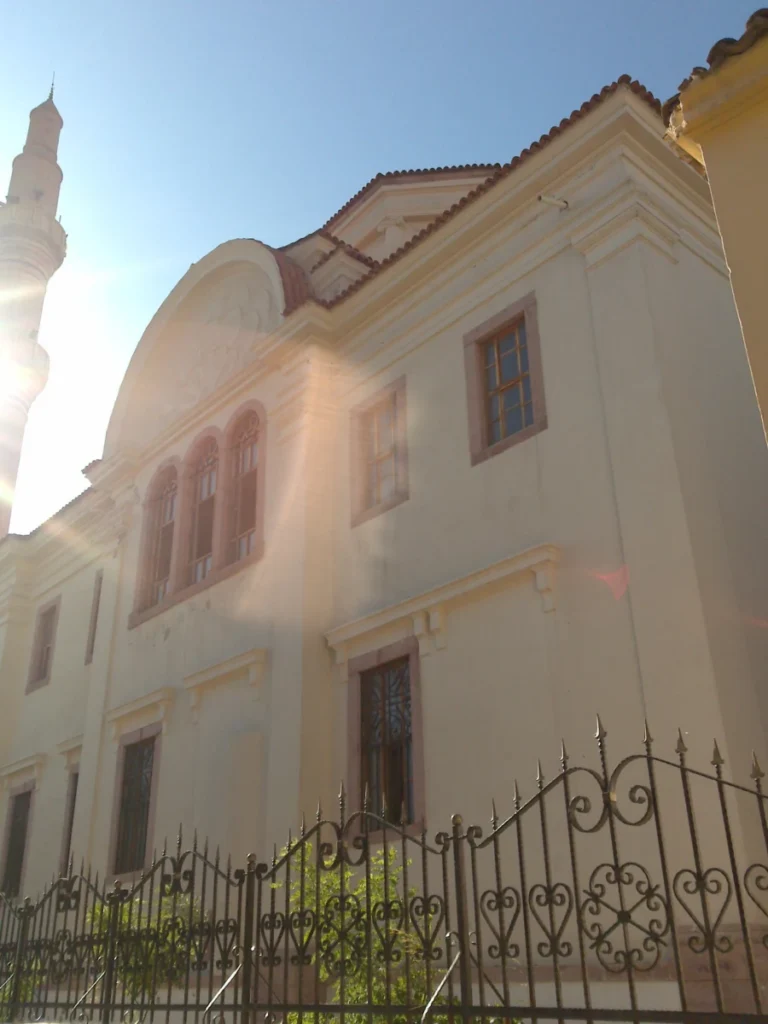 Saatli Cami
