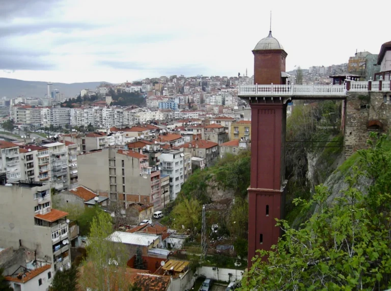Tarihi Asansör