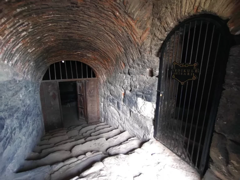 Yedikule Hisarı (Zindanları)