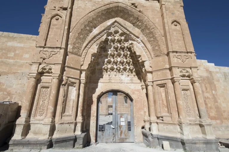İshak Paşa Sarayı