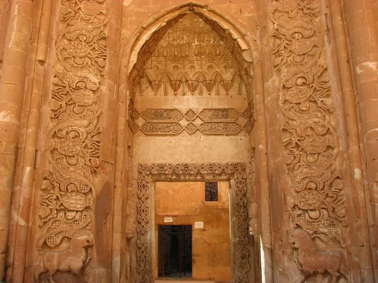 İshak Paşa Sarayı