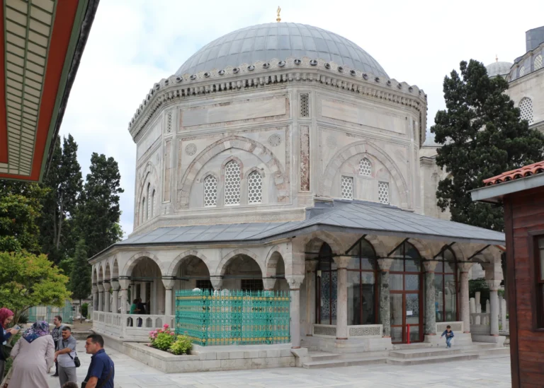 Kanuni Sultan Süleyman Türbesi