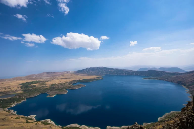 Nemrut Kalderası ve Krater Gölü
