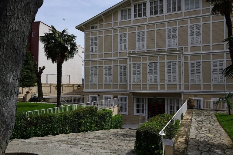 Sadberk Hanım Müzesi