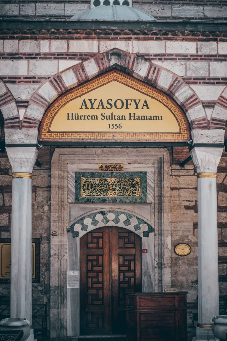 Tarihi Türk Hamamı Deneyimi İstanbul